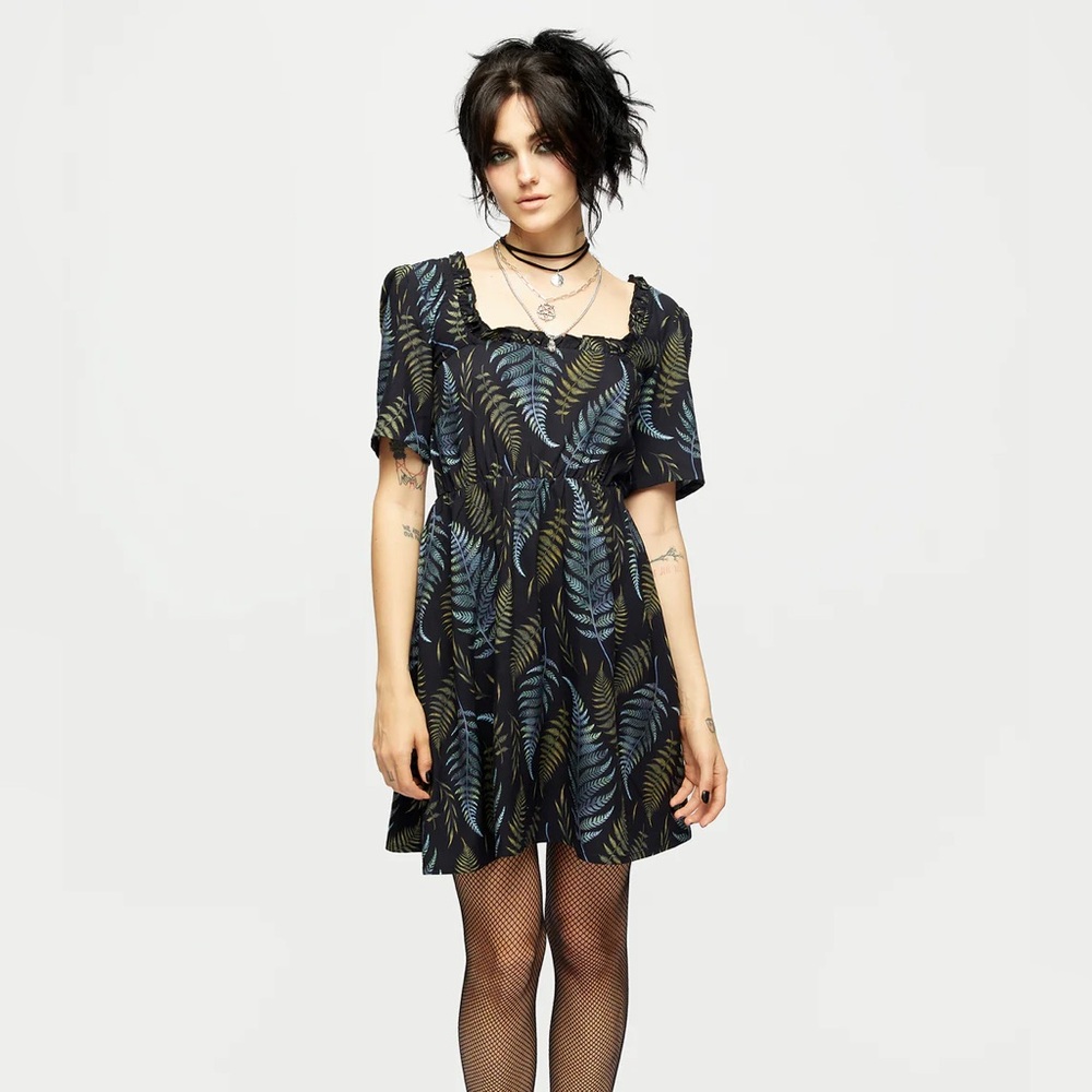 Disturbia fern dress